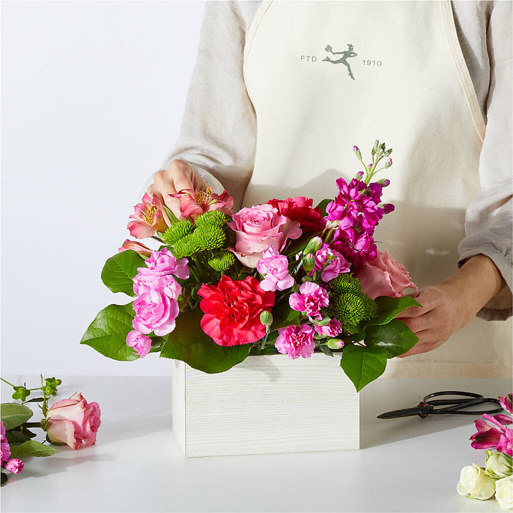 Sweetberry Box – A Florist Original – MOLLY'S FLORIST, Mullins SC