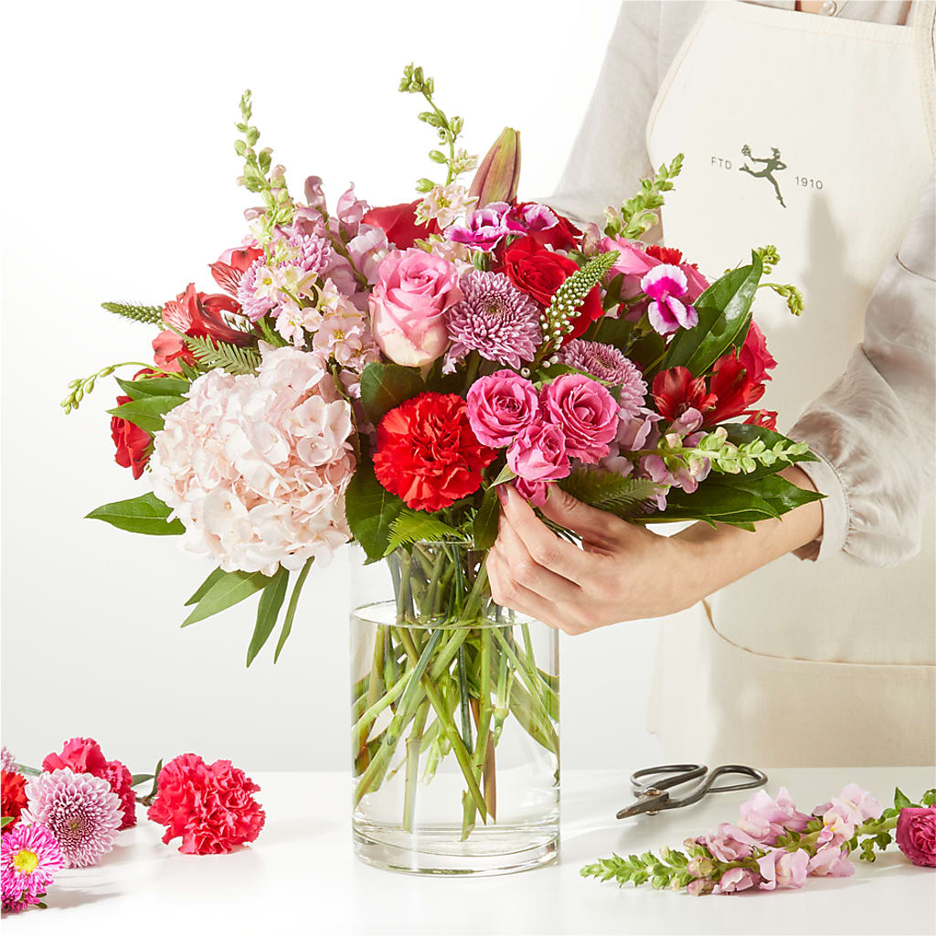 Swooning Over You - A Luxury Florist Original – MOLLY'S FLORIST, Mullins SC