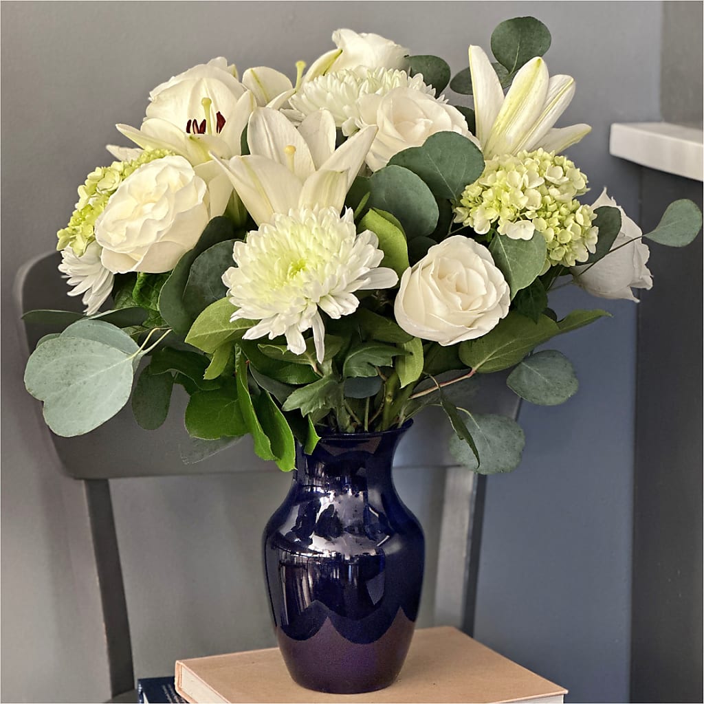 Snowy Dreams Bouquet – MOLLY'S FLORIST, Mullins SC