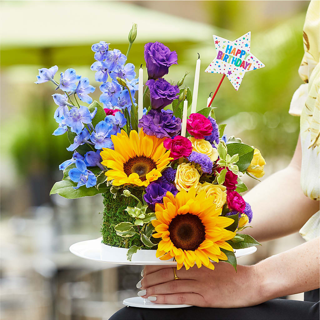 Star of the Day Floral Cake – MOLLY'S FLORIST, Mullins SC